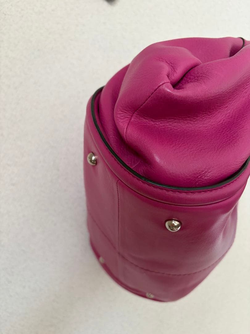 TOD'S ピンク ハンドバッグ