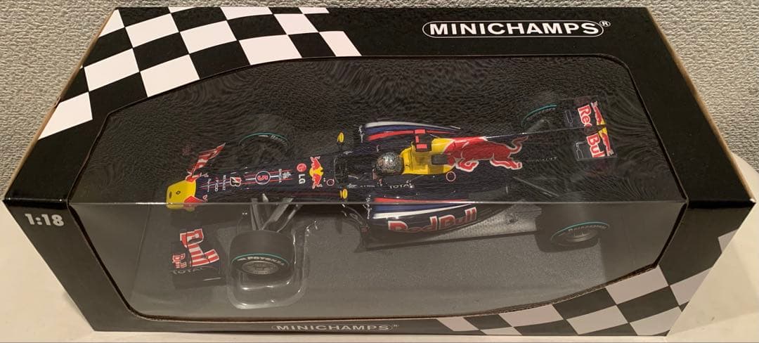 1/18 Red Bull Racing RB6 S.ベッテル