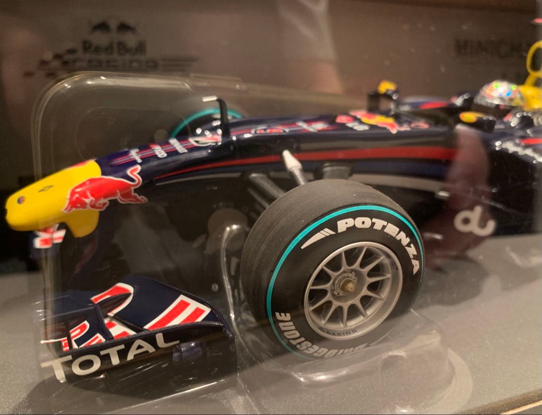 1/18 Red Bull Racing RB6 S.ベッテル