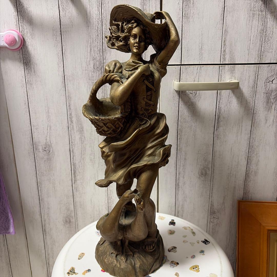 アンティーク風　ブロン ズ調 西洋女性像 置物