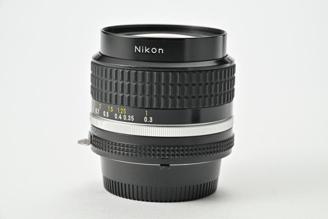 ニコン Ai Nikkor 24mm F2S フード付き