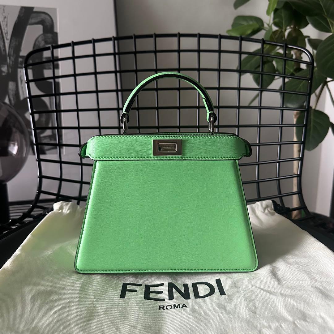 新品同様 FENDI ピーカブー アイシーユー プチ グリーン ショルダーバッグ