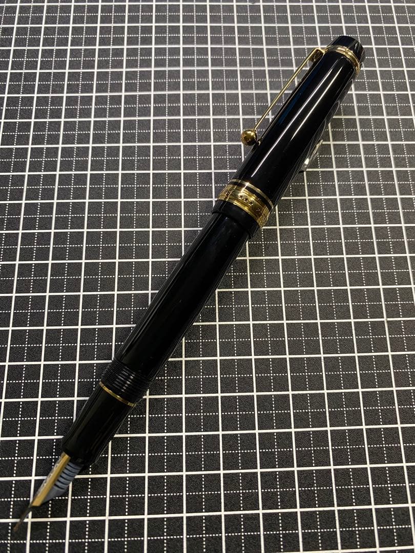 PILOT CUSTOM 845 漆黒　万年筆　字幅M