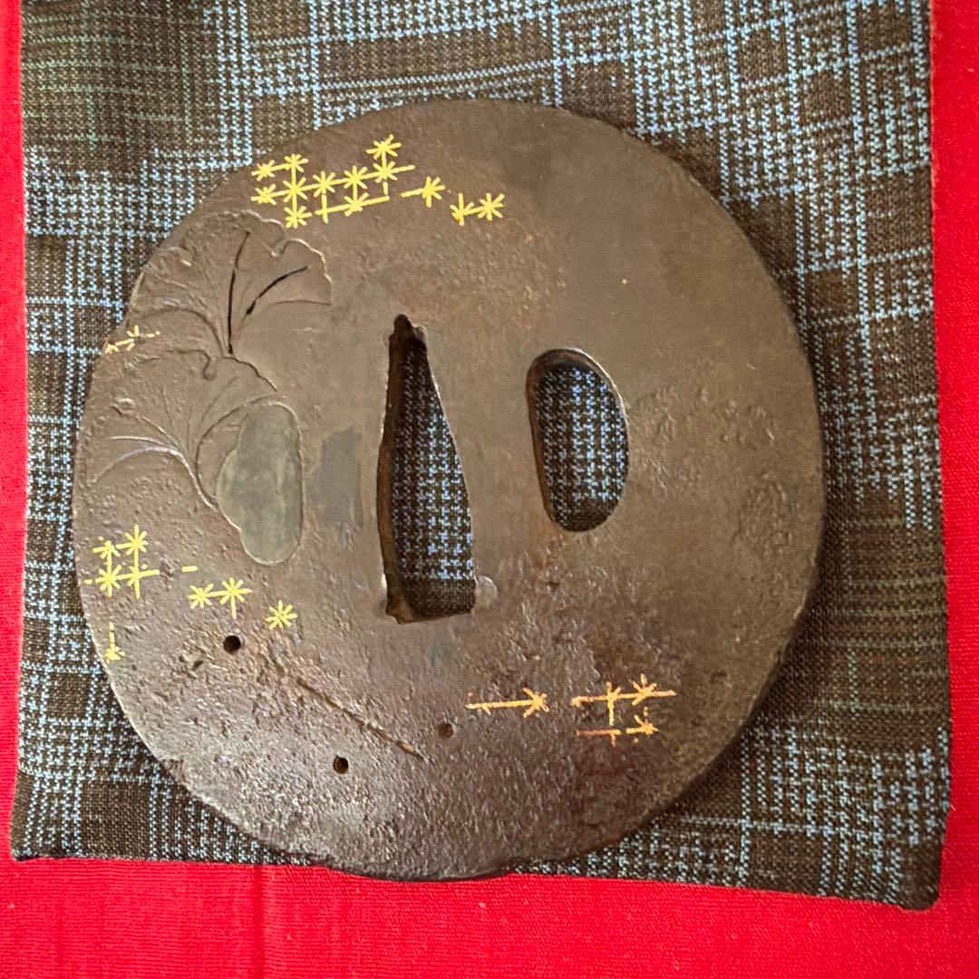 鍔　古鉄地　時代古美術　時代 古鍔 鉄地 丸形 武具 刀装具