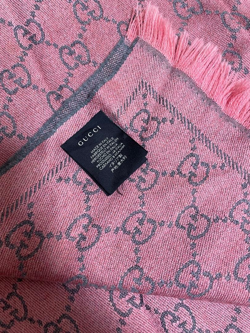 GUCCI GGロゴ柄 ピンク マフラー