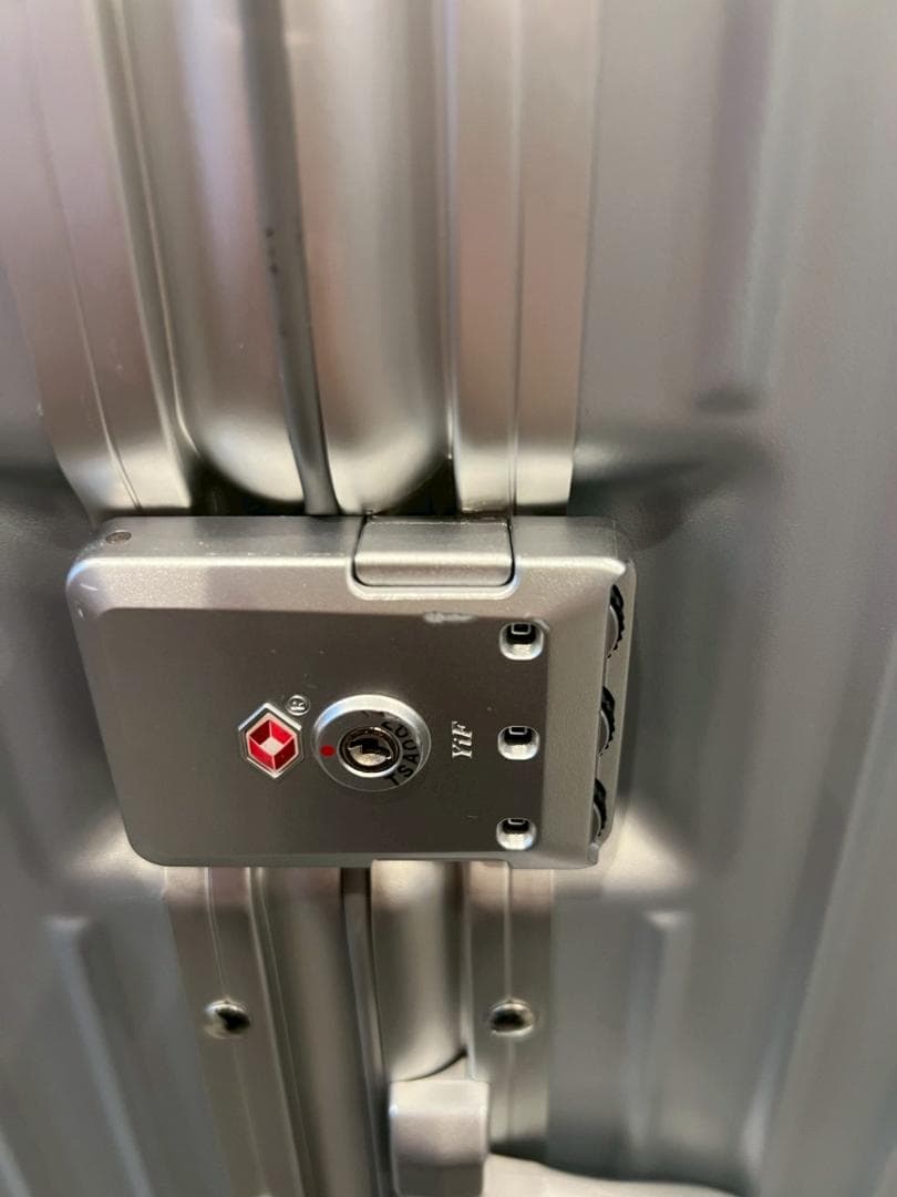 リベティ多機能キャリーケース【マットシルバーМ】B1　TSAロック　スーツケース