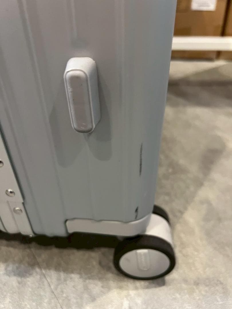 リベティ多機能キャリーケース【マットシルバーМ】B1　TSAロック　スーツケース