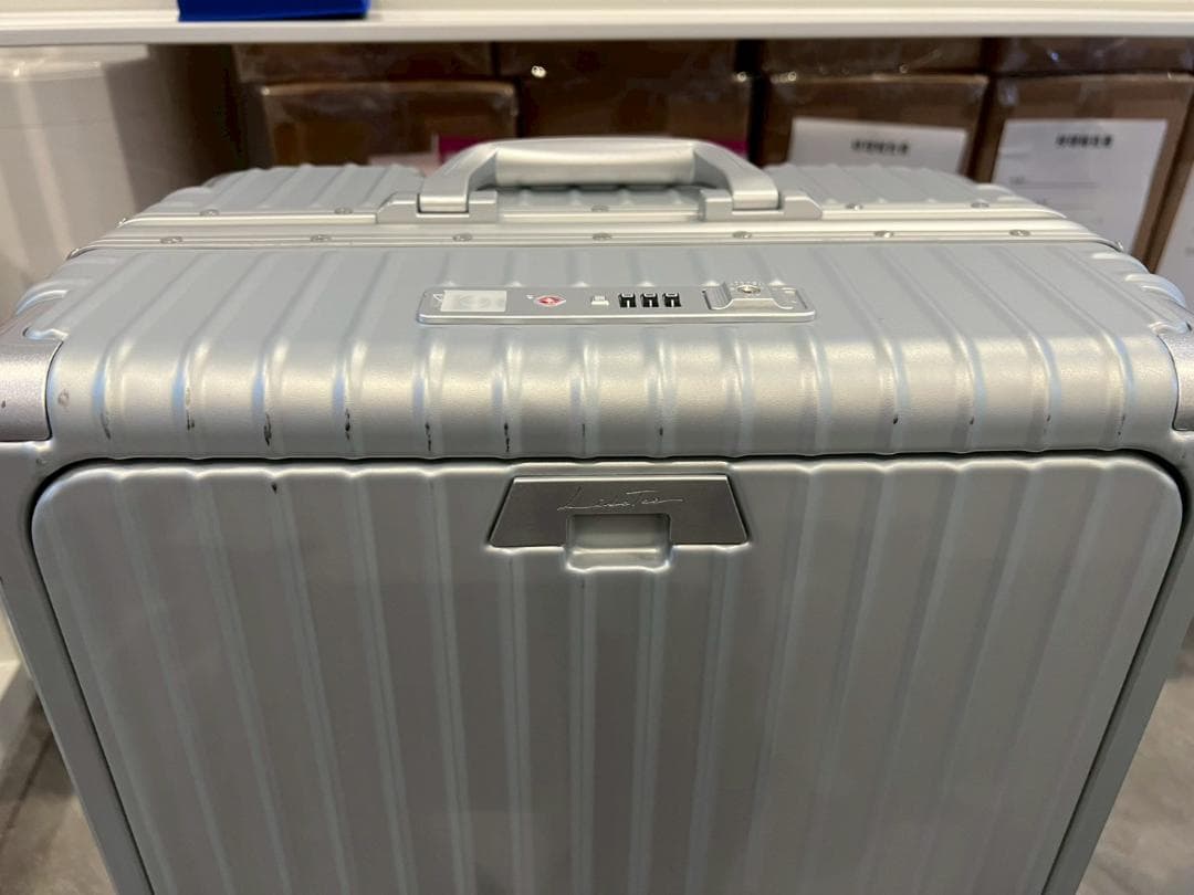 リベティ多機能キャリーケース【マットシルバーМ】B1　TSAロック　スーツケース