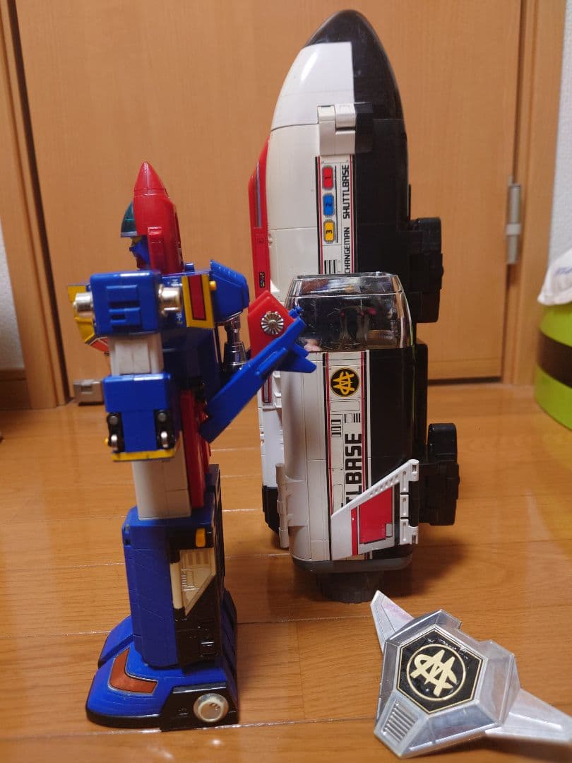 チェンジロボ　DX デラックス超合金　シャトルベース　ビッグスケール