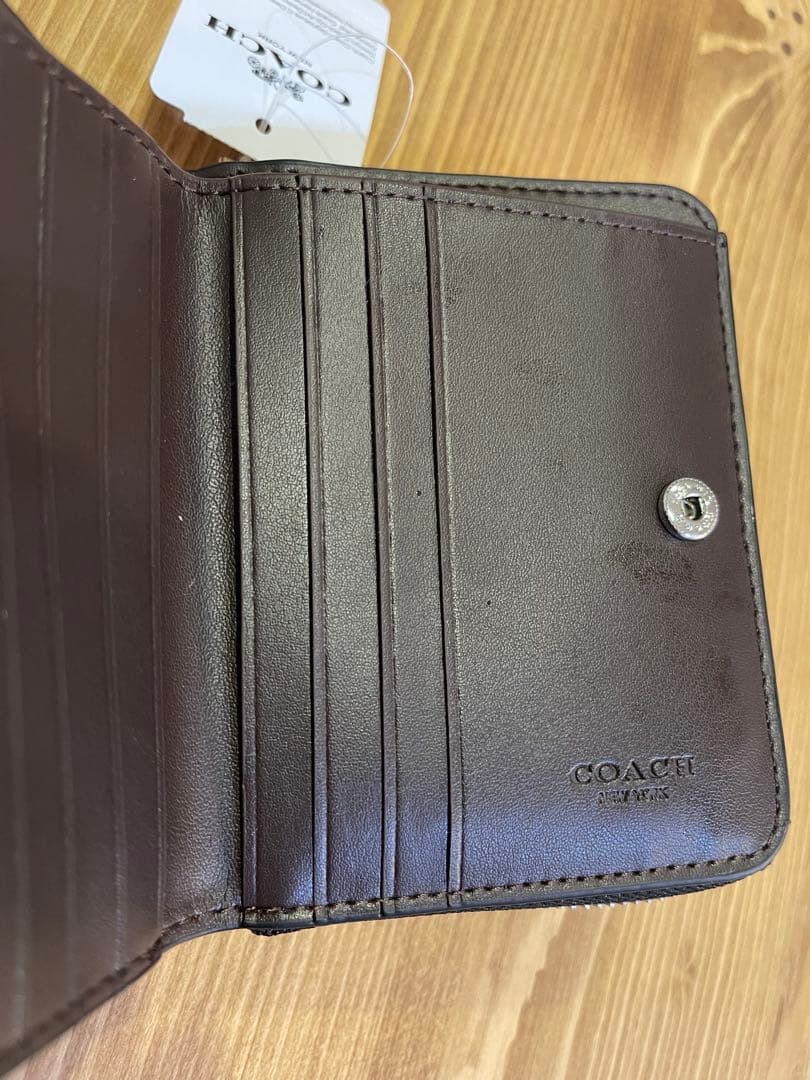 【新品】COACH★コーチ可愛いイチゴの二つ折り財布