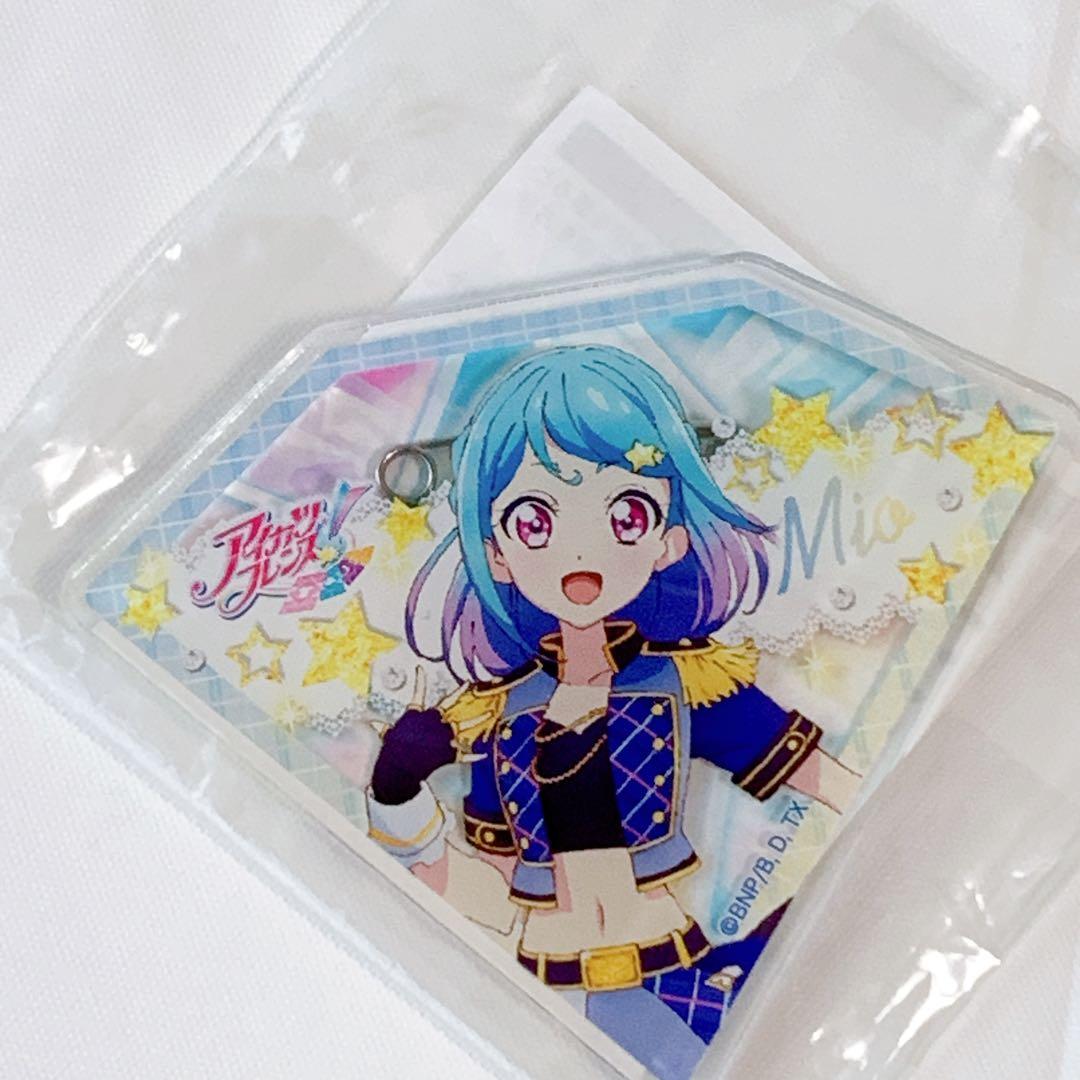 新品　アイカツフレンズ　湊みお　マグバッジ　アクリルバッジ　ドレスラバーチャーム