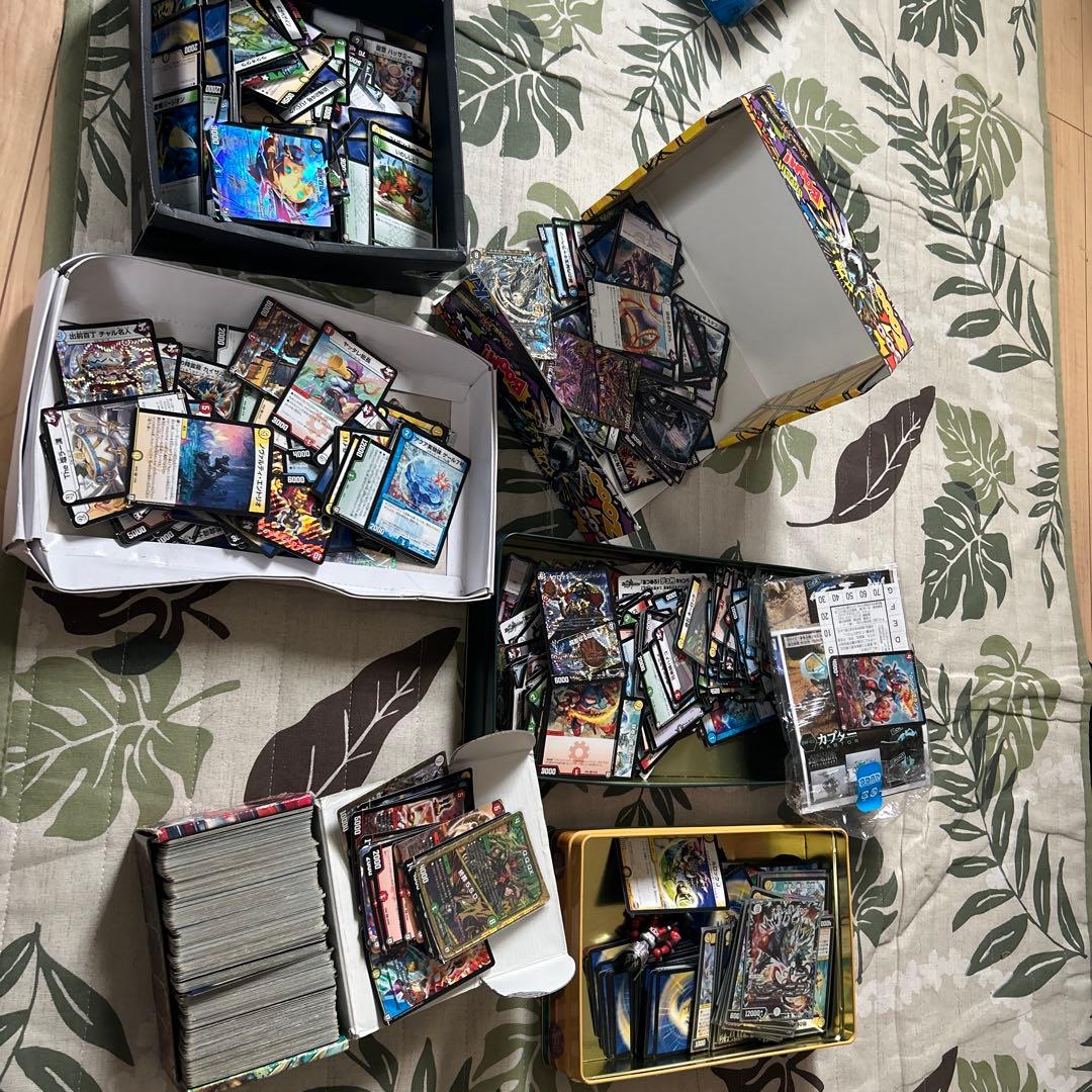 何があるかわからない2000枚以上ありそうなデュエルマスターズのカードセット