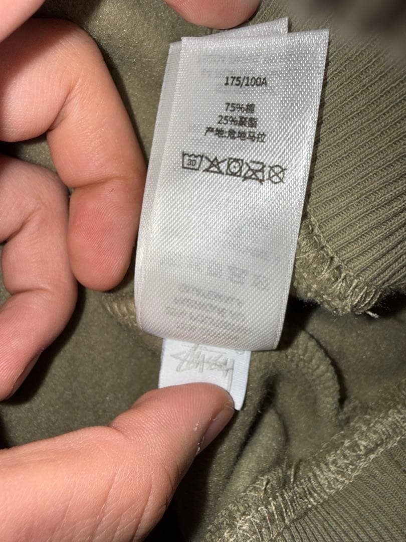 Stussy オリーブ色 パーカー Lサイズ