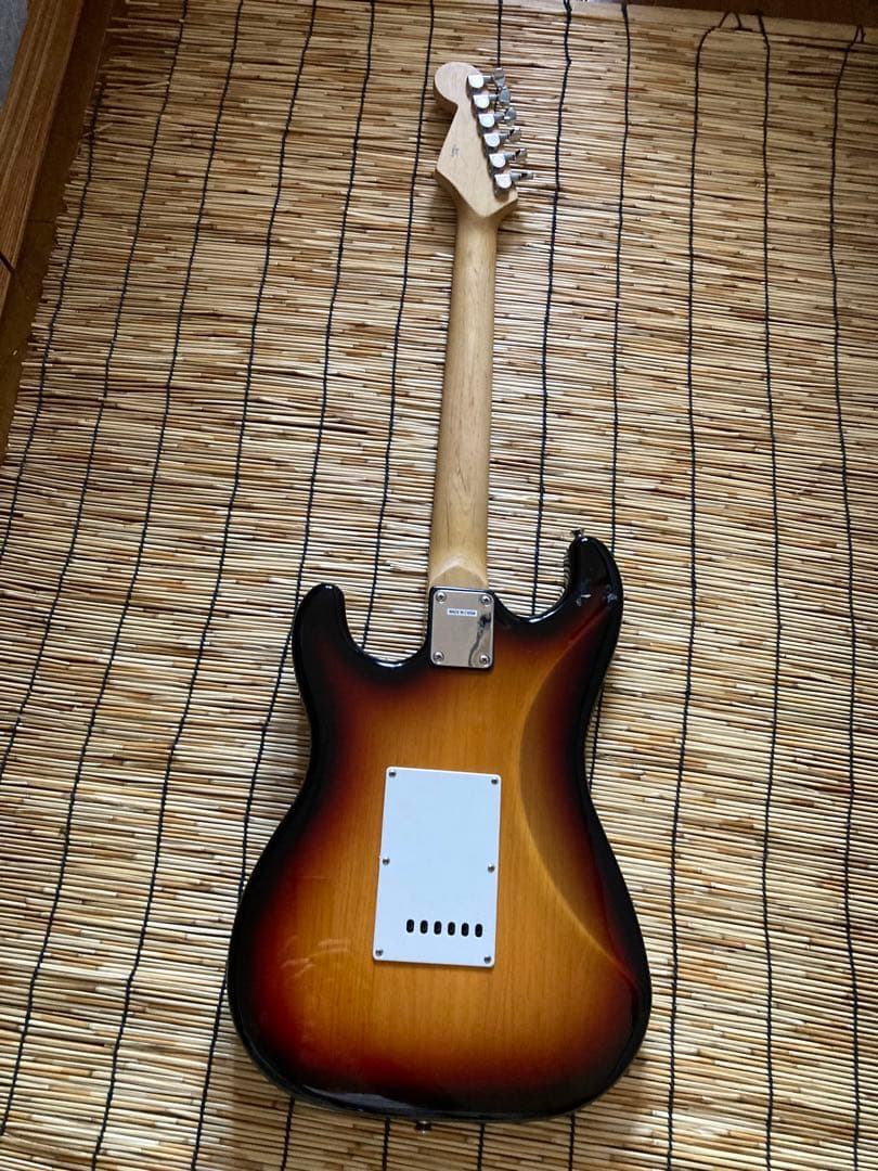 ☆美品　ローノイズで多機能搭載　BUSKERS SSH ST