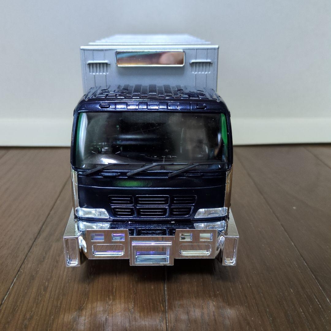 アオシマ　デコトラ　いすゞギガ　冷凍車