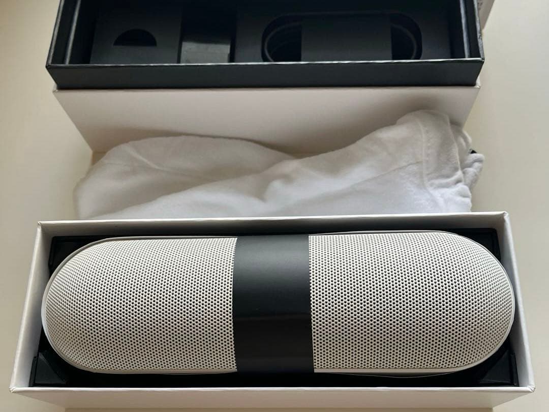 Beats Pill+ ポータブルワイヤレススピーカー