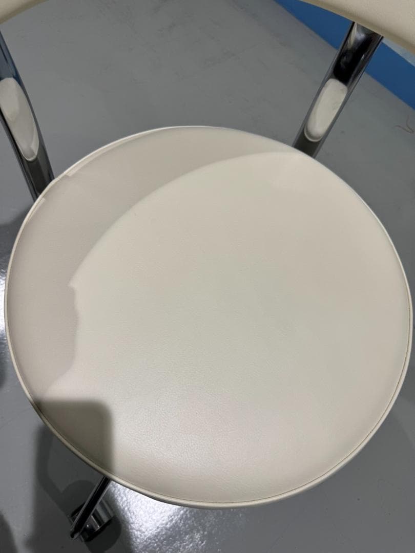 【美品】ラウンドアームチェア　ＤＤ－Ｃ３８０