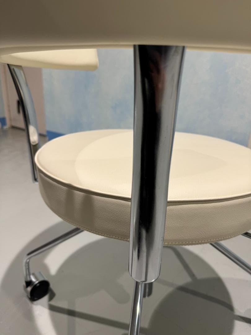 【美品】ラウンドアームチェア　ＤＤ－Ｃ３８０