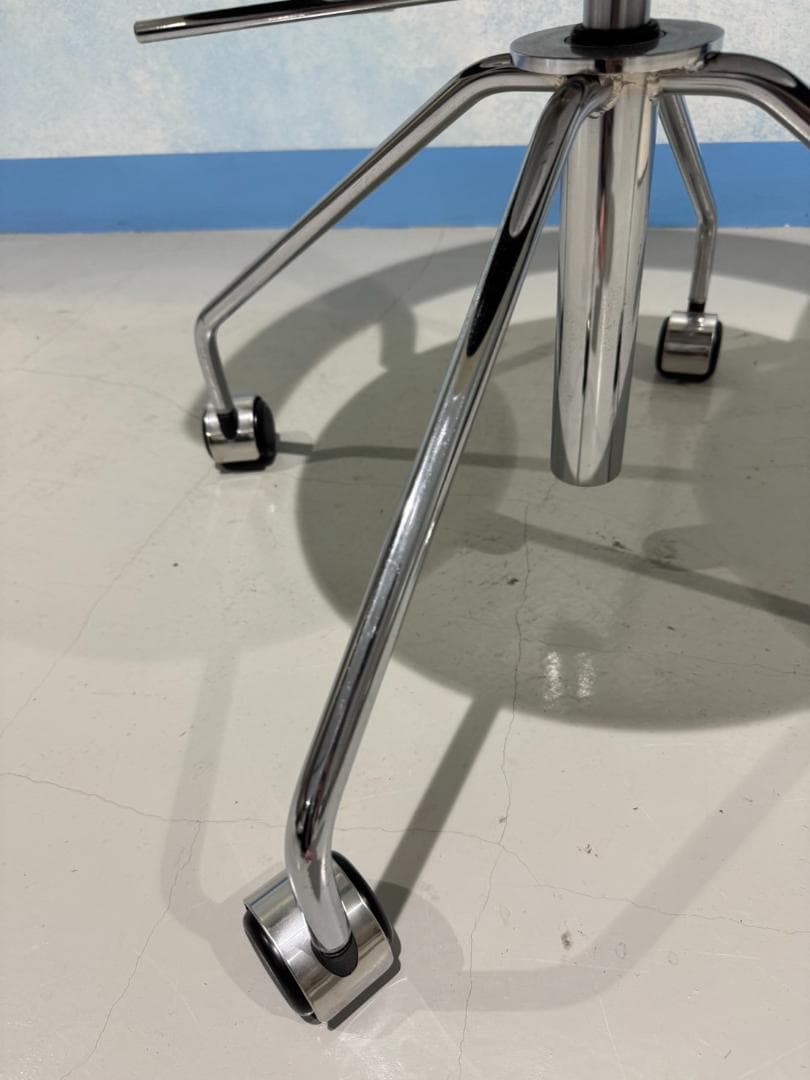 【美品】ラウンドアームチェア　ＤＤ－Ｃ３８０