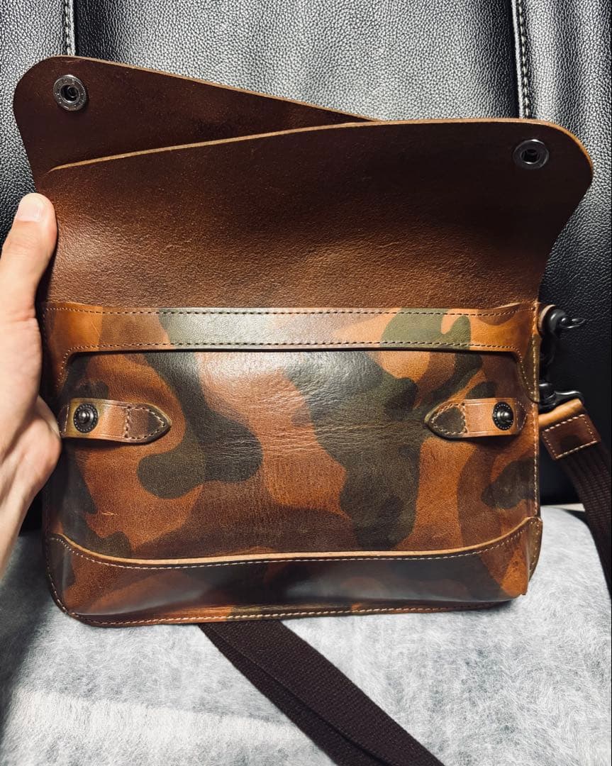 断*中様 ビアベリー ダブルフラップ M 迷彩チョコ ショルダーバッグ 本革 レ