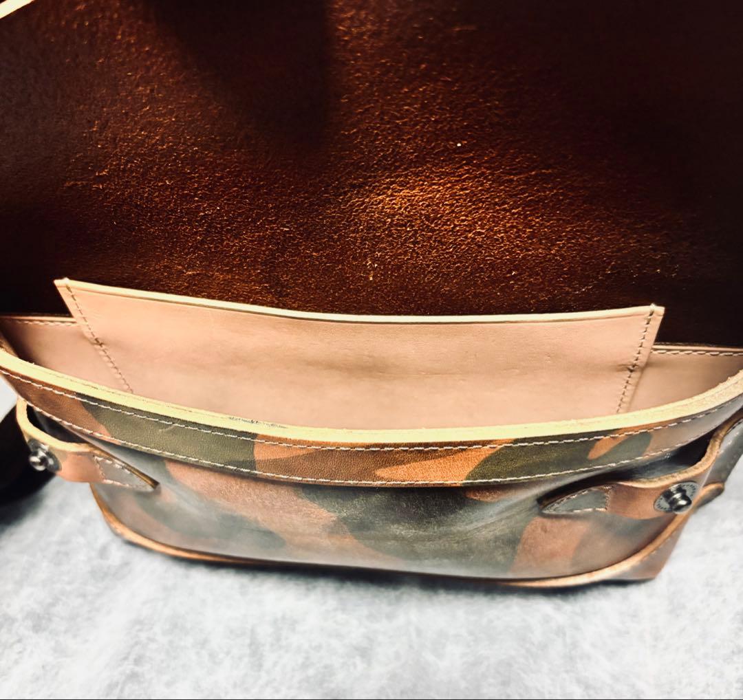 断*中様 ビアベリー ダブルフラップ M 迷彩チョコ ショルダーバッグ 本革 レ