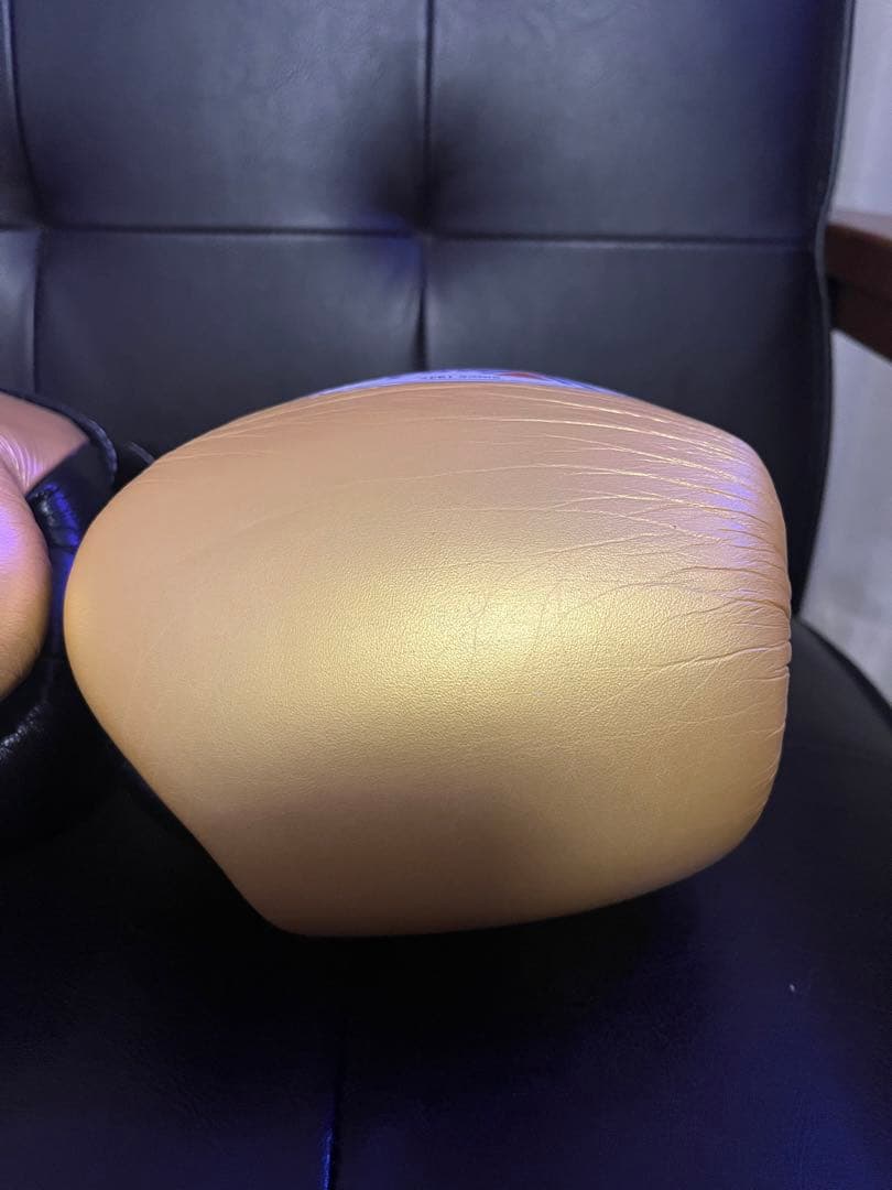 新品未使用 Winning ボクシンググローブ 8oz ゴールド/ブラック