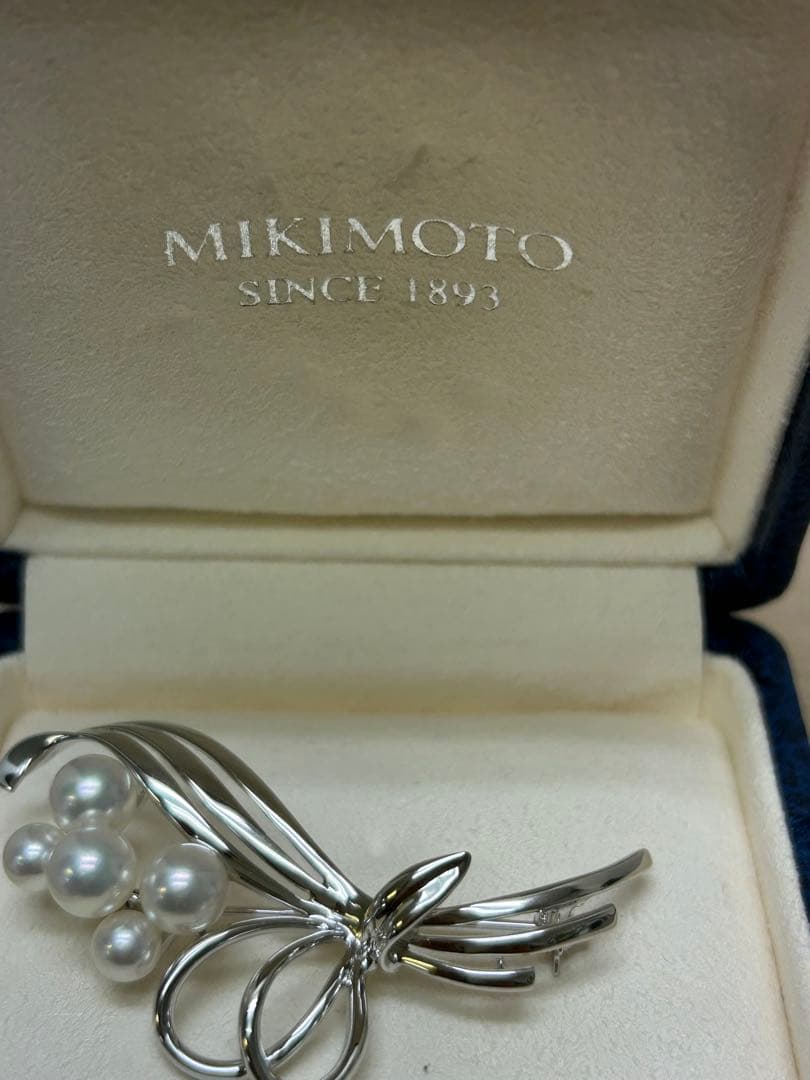 よ*う様 ミキモト　ブローチ　シルバー×パール アイボリー リボン　Ａ-810