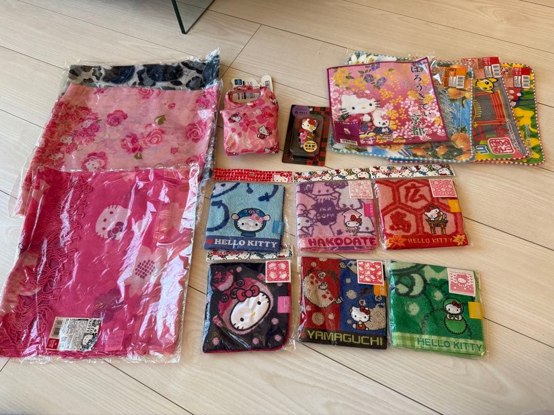 ハローキティ 11点セットエコバッグ　爪切り　スカーフ枚　ハンカチ