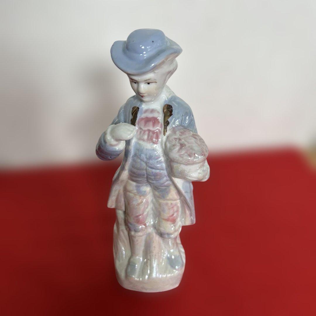 自宅保管品　アンティーク　陶磁器の人形ペア　とても可愛らしいお人形です