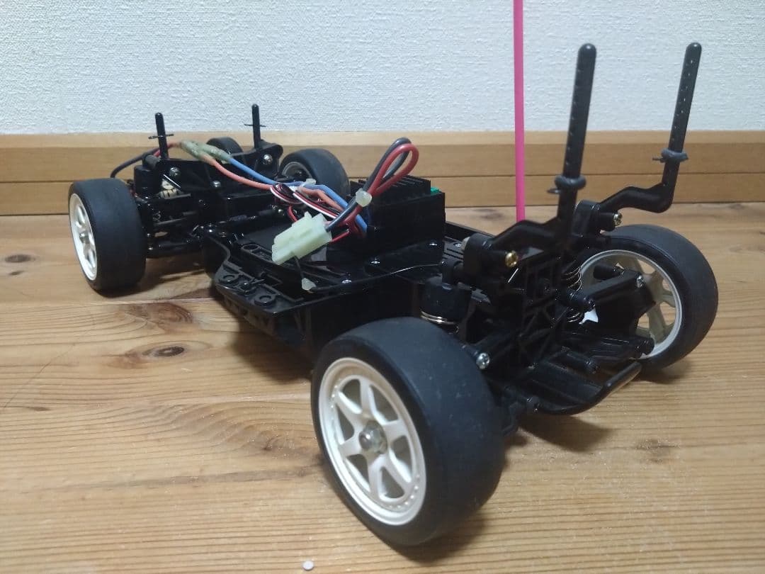 希少!　美品!　タミヤ　FF01　シャーシ　　メカ付　ラジコン