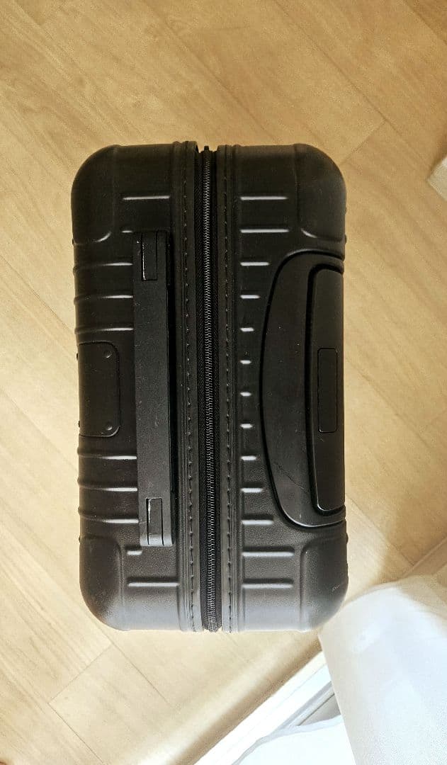 【美品】リモワ　エッセンシャル　キャビン S　マットブラック