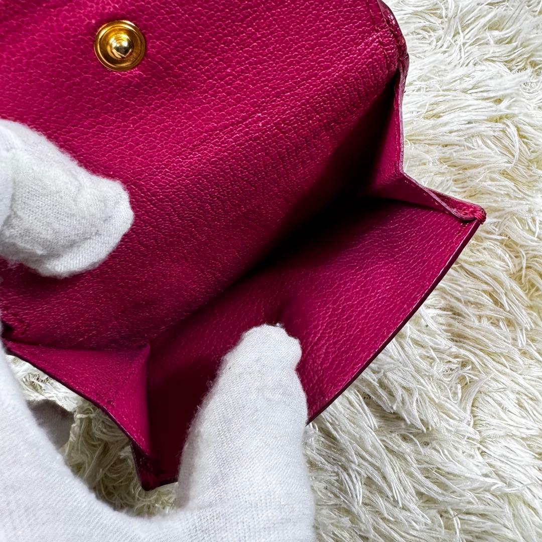 大人気✨ミュウミュウ　三つ折り財布　マドラスレザー　ゴールド金具　シボ　ピンク