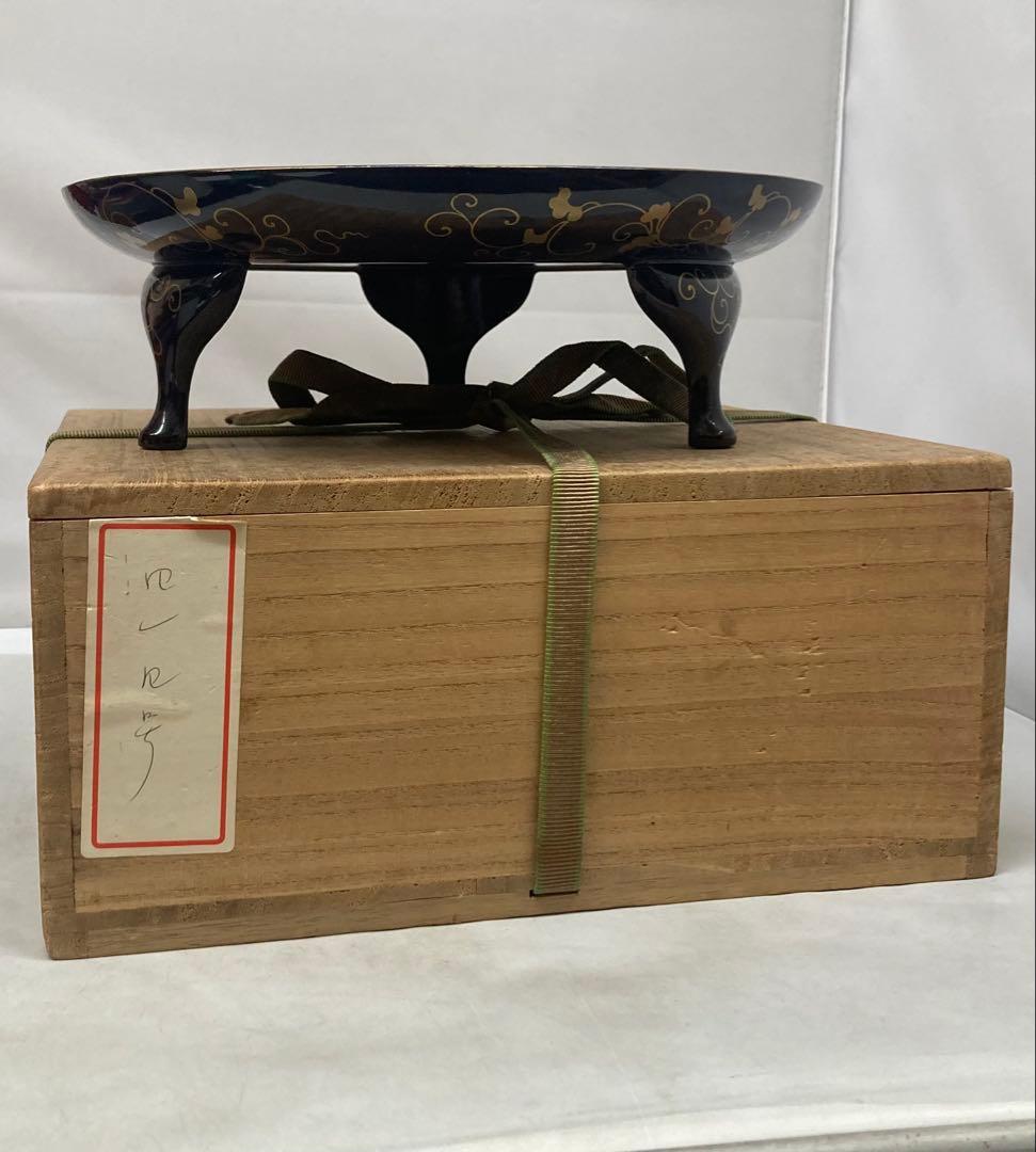 B541b 黒漆塗「三足秋草図菓子盆」桐箱付　作者不詳　時代不祥　時代物