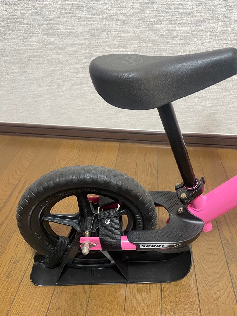 STRIDER SPORT ストライダー　ピンク 12インチ アタッチメント付き