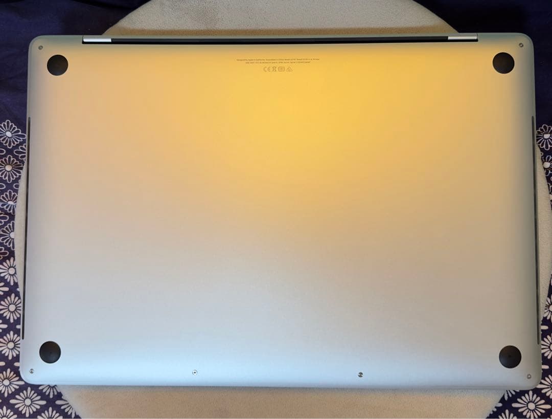 MacBook本体 MacBookPro16 TouchBar i7 16GB 512GB 2019