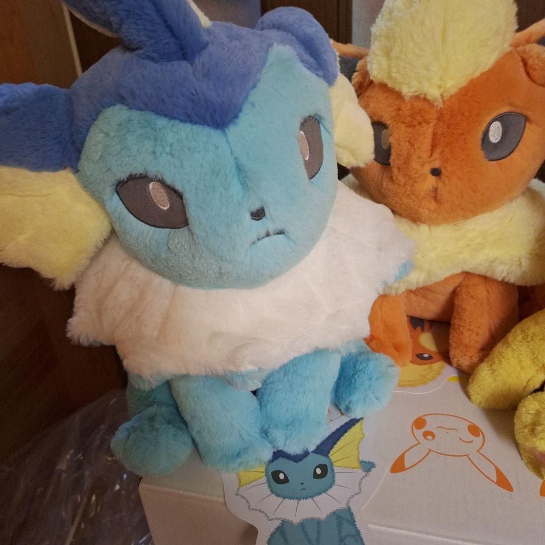 ポケモンセンター　ブイズ　ふわふわ抱きぬいぐるみ　シャワーズ　サンダース　他