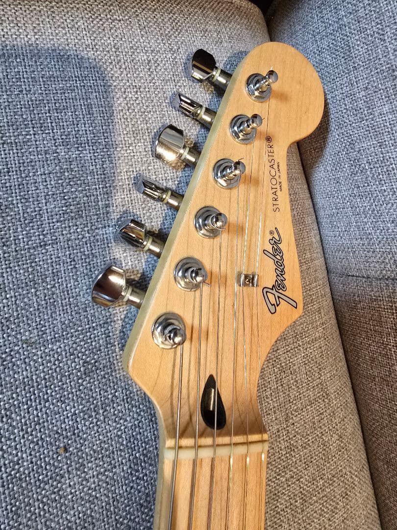 Fender Japan ST-45 Stratocaster メタリックレッド