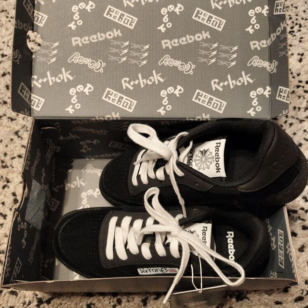 SixTONES Reebok スニーカー