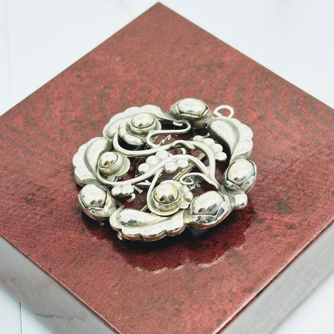 美品　  159 シルバーブローチ　ムーンライトブロッサム