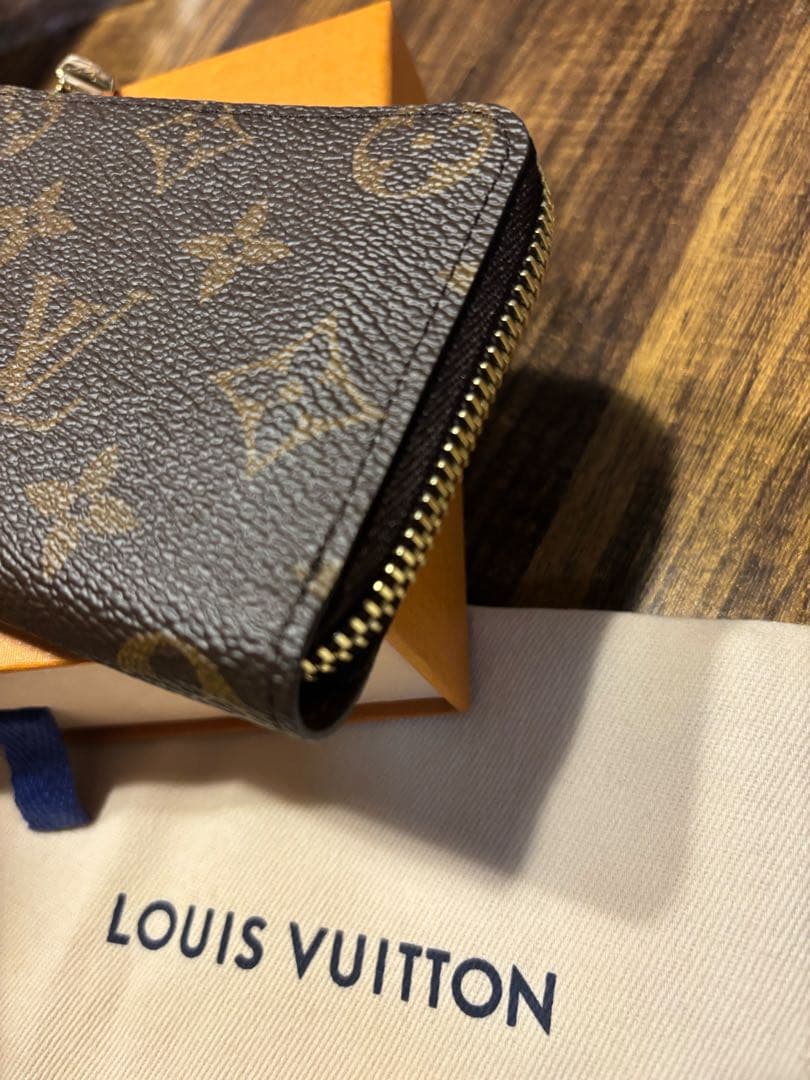 【ほぼ新品】ルイ・ヴィトン　財布　ポルトフォイユノアコンパクト