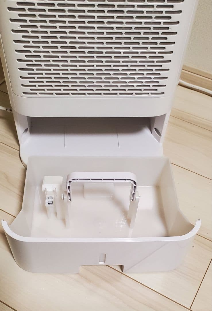 アイリスオーヤマ除湿機 サーキュレーター8L デシカント方式 IJDC-K80