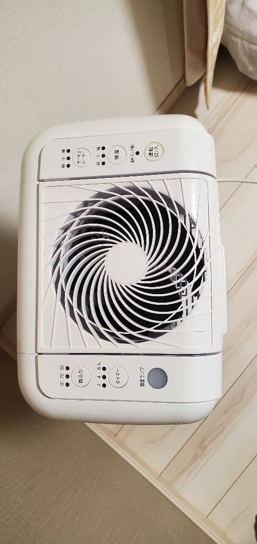 アイリスオーヤマ除湿機 サーキュレーター8L デシカント方式 IJDC-K80