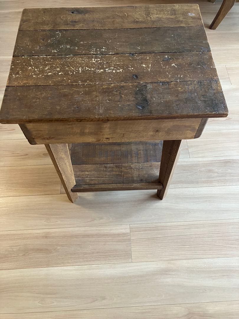 ウッド製サイドテーブル 引き出し付き