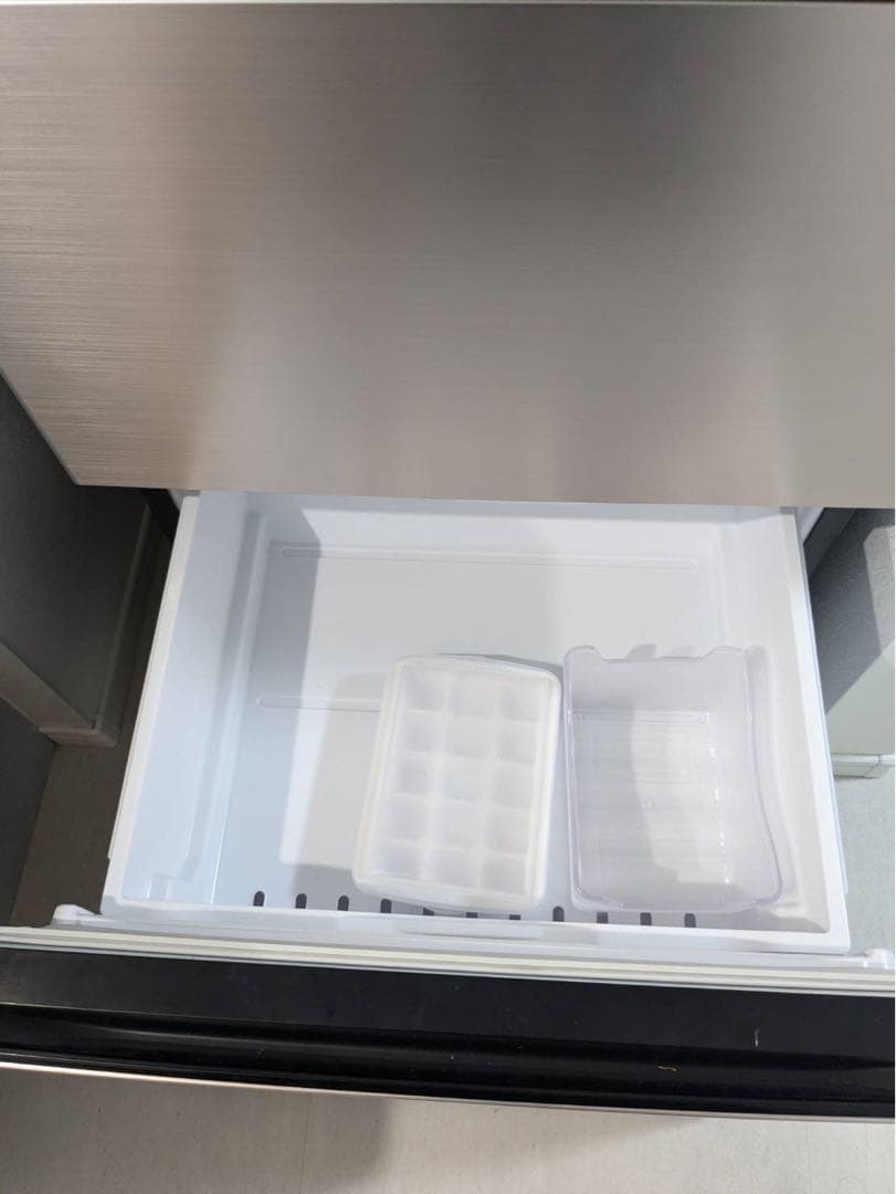 【お値下げしました！送料込み】冷蔵庫 日立 2022年 R-27SV 265L