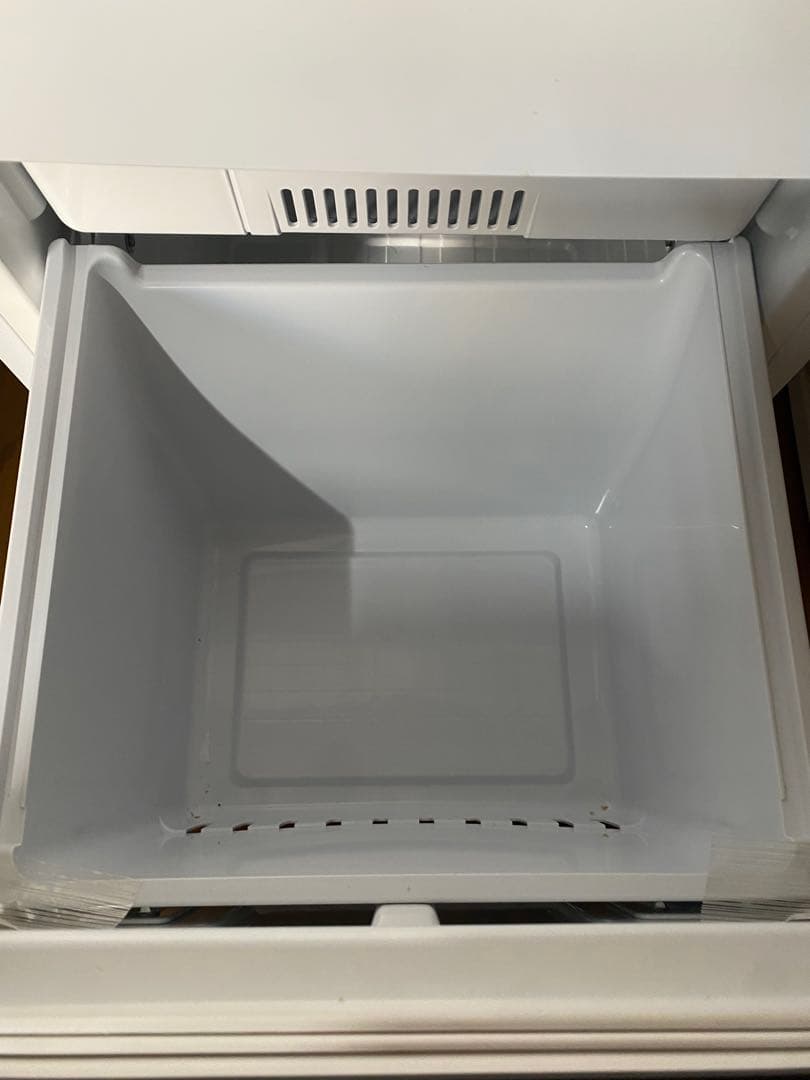 2022年製！Hisense 2ドア冷蔵庫 135L HR-D1304ホワイト