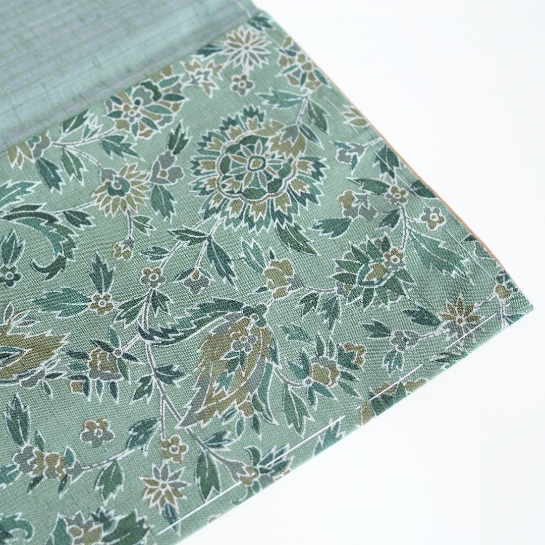 【着物】【つむぎ】グリーン地 片変わり 更紗柄 うす縞 紬 No.47