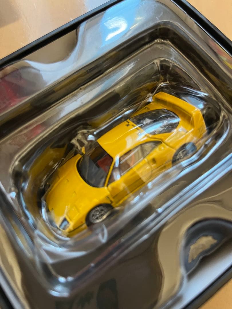 トミカリミテッドヴィンテージNEO F40 イエロー 限定版