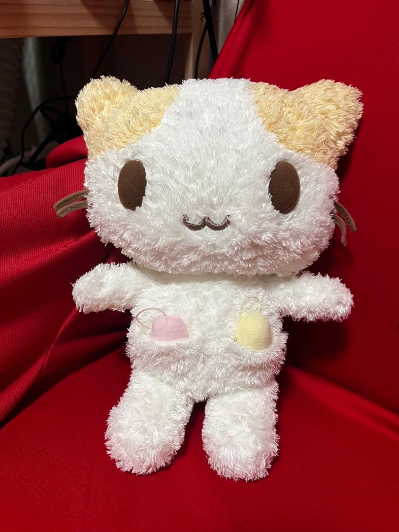 【値下可能/美品】サンリオ マシュマロみたいなふわふわにゃんこ 可動式ぬいぐるみ