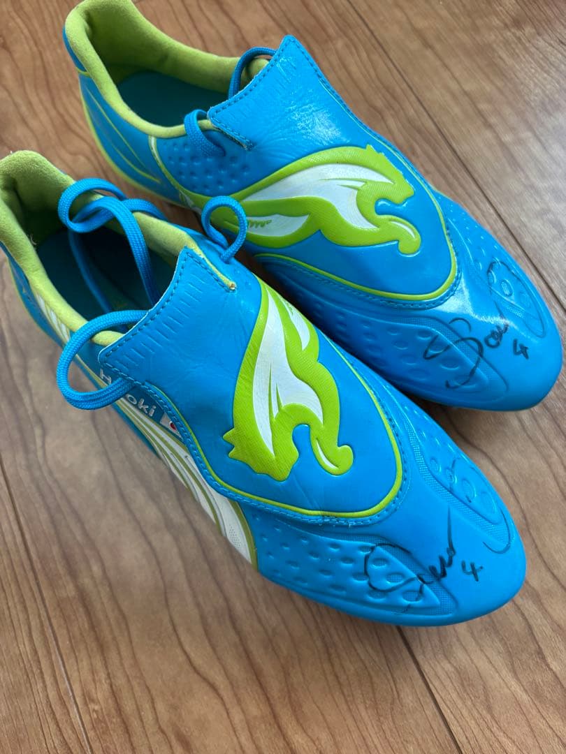 酒井宏樹選手　実使用サイン入りスパイク