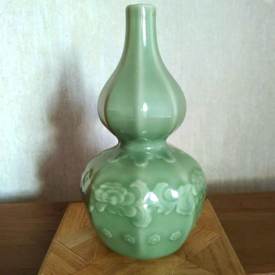 未使用　美品　希少　三田青磁　瓢箪　花瓶　陽刻　牡丹文　狭山　箱付　壺